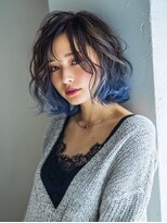 ワット 新宿店&nbsp;スモーキーブルーが映える大人のほつれエアリーボブ