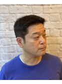 落ち着いた印象のベリーショートスタイル