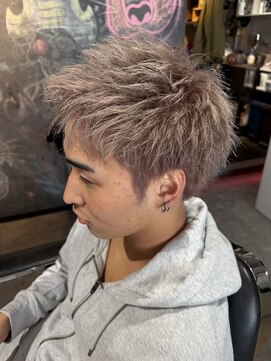 スパークスヘア(Sparks hair) スパイキーな辛口とハイトーンの甘口が混ざって中和するスタイル