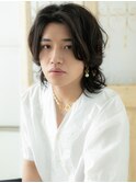 かき上げセンターパート黒髪カルマパーマウルフa小山20代30代