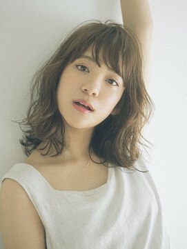 ローネス ギンザ(LONESS ginza) 斜めバングで小顔！ワンレンでも動きのあるミディボブ