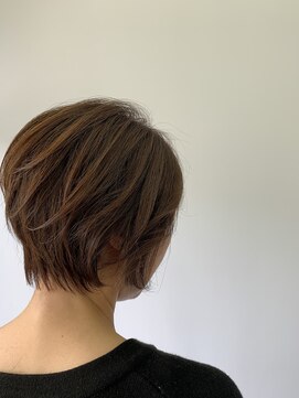 ジーニーズフォーシーズン (jenies4season) 前下がりショートボブ