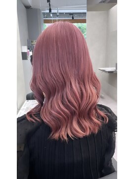 ファイブバイジエクト 堀江(FIVE by The Ect) ピンクカラー　ピンクベージュ　ピンクヘア　ブリーチカラー