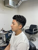 メリケンバーバーショップ フクオカ(MERICAN BARBERSHOP FUK)&nbsp;波巻き束感ショートツーブロックマッシュアップバングコンマヘア
