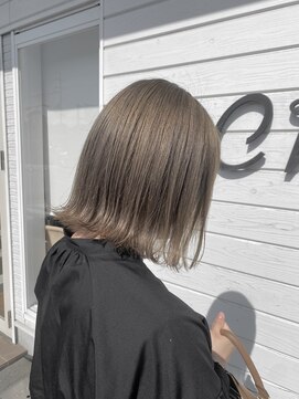 チル(Chill) 切りっぱなしボブ