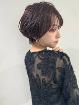 アンド ストーリーズ(&STORIES) 前髪あり耳掛け丸みくびれショートボブ20代30代40代50代(蘭)