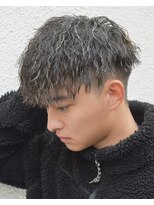 フリーク バーバーショップ 都島店(FREAK BARBER SHOP) 縦落ちツイストスパイラルパーマツーブロックマッシュ