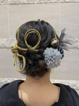 カッツ 笠岡店(CUT S) 王道のふわふわシニヨン、成人式バージョン