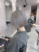 エレン(Ellen)&nbsp;ミニボブ×ハイトーンカラー