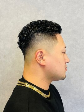 アストロ(ASTRO) 20代30代40代メンズ刈り上げ極道パーマ宮城リョー 夕風パーマ