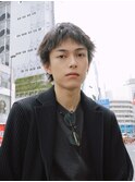 ラフな質感の無造作パーマ×スパイキーショートスタイル