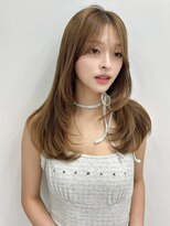 ユーフォリア エヌ 池袋サンシャイン通り店(Euphoria +n)&nbsp;ロングレイヤー 斜めバンググレージュカラーデザインカラー