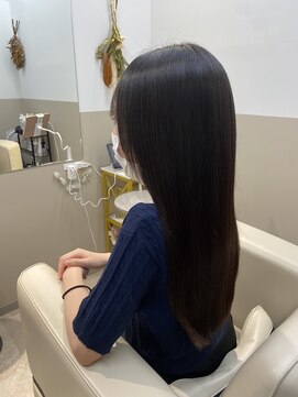 シュヴーブリヤン(cheveux brillants) 「清楚な透明感を感じるナチュラルストレートロング」