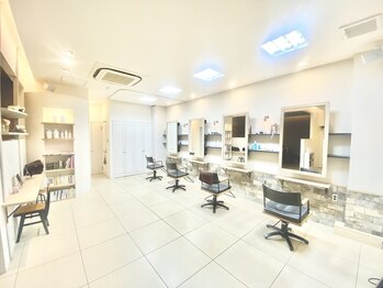 リアン(Lien)の写真/アットホームな店内でゆったりとした時間を過ごせます♪増えていく髪のお悩みもお気軽にご相談下さい◎