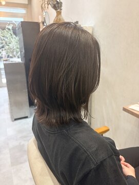 ロミバイリー(Romi by Lyee) 透明感カラーとレイヤーミディアム　　長めレイヤーボブ