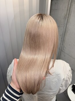 キーパーソン(kii person)の写真/カラーを繰り返しても美しく。ダメージを最小限に抑える髪質改善メニューで、光を反射するほどの艶髪に