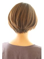 レウナ 外苑前(Reuna)&nbsp;３０代・４０代に人気ひし形シルエットな大人ショートボブ