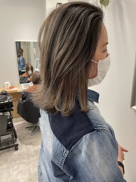 アヴァンス 京橋店(AVANCE) 白髪を活かしたデザインカラー!外国人風バレイヤージュ