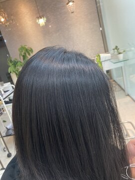 ヘア ド シェーヌ(hair de che-ne) ミディアムストレート