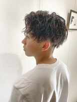 アンサム リリー(UNSOME Lille) 【メンズに大人気!】センターパート/ツイストスパイラルMIX