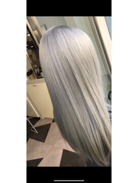 コア(CoRe.gn) ホワイトブリーチ@20代30代