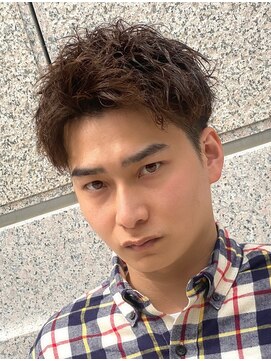 クオンヒール 淀屋橋店(QUON HEAL) スペインカール/スパイキーショート/フェザーパーマ/フェード