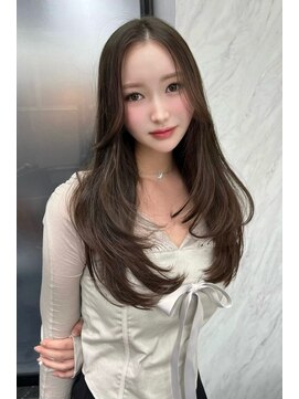 ランズ(LANDS) アッシュカラーザクザクレイヤーカット 【韓国ヘア 大阪 梅田】