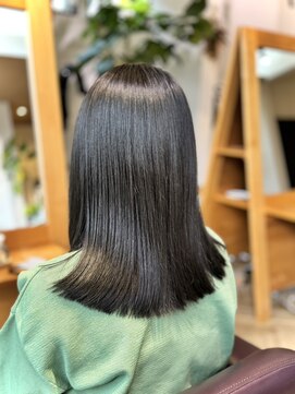 透明感抜群オリーブカラー