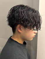 センターパート波巻きパーマスパイラルパーマツイストスパイラル