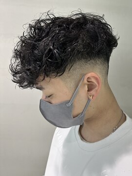 テン 心斎橋(tenn.) 難波スペインカールサーフカールツイストスパイラルパーマ20代