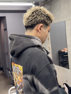 オッソ(OSSO) テーパーフェード×スパイキーショート