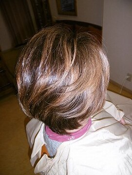 グレーなのにオシャレに変身 白髪も隠せてハイトーン２色使用 L デザインヘアー ピアジェ 橿原店 Design Hair Piaget のヘアカタログ ホットペッパービューティー