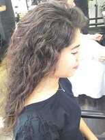 ヘッズ(HEADS)&nbsp;ナチュラルだけどハードなウェーブスタイル