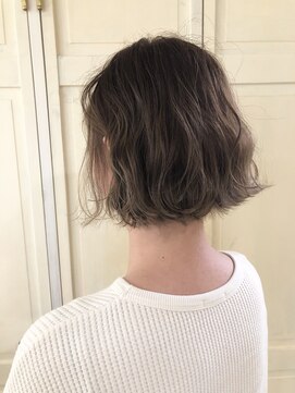 レイア(Leia) ミニボブグレージュ