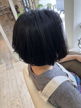 ハグエヴェック(HUG AVEC) 春のダークグレーボブ