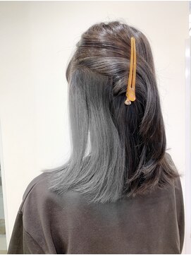 アッシュ 二子玉川店(Ash) インナーカラー×ミディアム×グレー