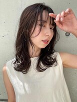 アトリエ フェム(atelier.fem)&nbsp;ツヤ×透け感アッシュブラウン×ミディウェーブ