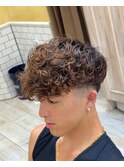 スペインカール フェード メンズパーマ 海外風 ブラウン