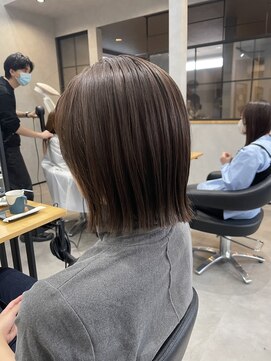 フィーカ(fika) 切りっぱなし立体感カラーボブ担当者浜辺海斗
