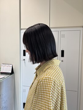 アローム(alom) イメチェン/ホワイトブロンド/外ハネボブ/美髪/茅ヶ崎