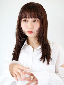 ガリカ 博多駅前(Gallica) ぱっつん前髪と顔まわりレイヤーのこなれストレート