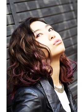 ダリア(Dahlia) アンニュイウェーブミディ × グラデーションカラー