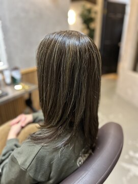 オンカラーなしでも自然に綺麗に見えるハイライト