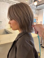 ルーム(Loom.)&nbsp;ハイトーンボブ ケアブリーチ 切りっぱなしボブ レイヤーボブ