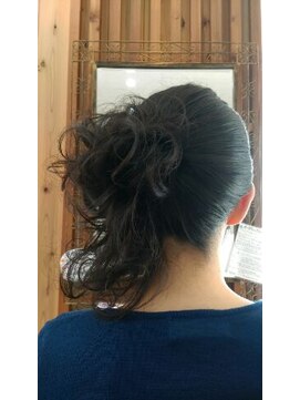 ランプ ヘアー プラス(Lamp Hair Plus) サイドハ－フアップ