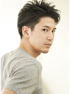 サーカス バイ ビュートリアム 青山(CIRCUS by BEAUTRIUM) 浅め2ブロックとルーズ刈り上げの大人ヘア