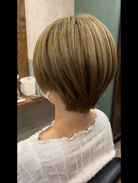 ヘアーアンドリラックス ラッシー(hair&relax Lassie) ピュアベージュ×ショート