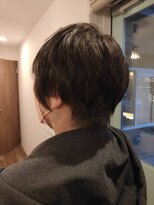 エニシ(Enishi)&nbsp;ヘナとアシンメトリーショートスタイル