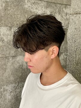 ニアウ 伊勢崎連取店(Niau) フェザーパーマセンターパートカルマヘアケアメンズパーマ