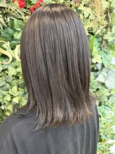 シーン(SCENE) カーキー/ベージュ/レイヤーカット/透明感カラー/髪質改善